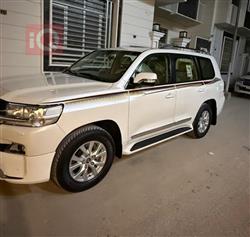 تۆیۆتا لاند کروزەر